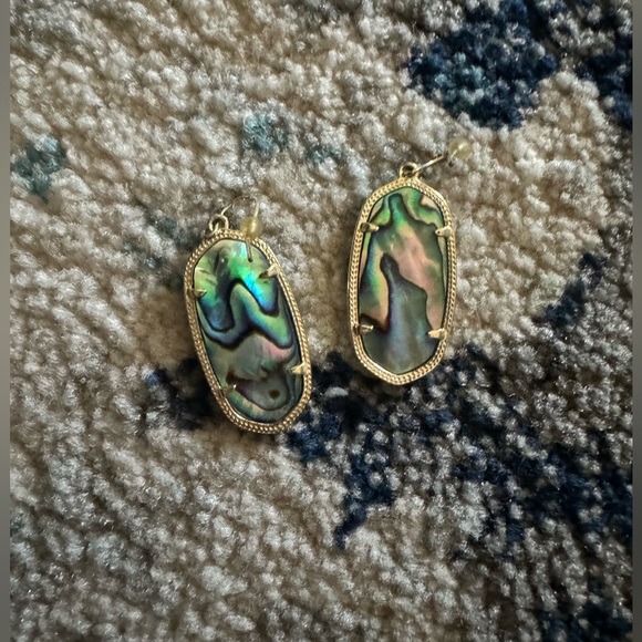 Kendra Scott Gold Elle earrings in Abalone Shell - Picture 2 of 6